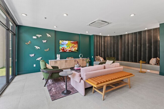 Foto del edificio - 596 W 9th St