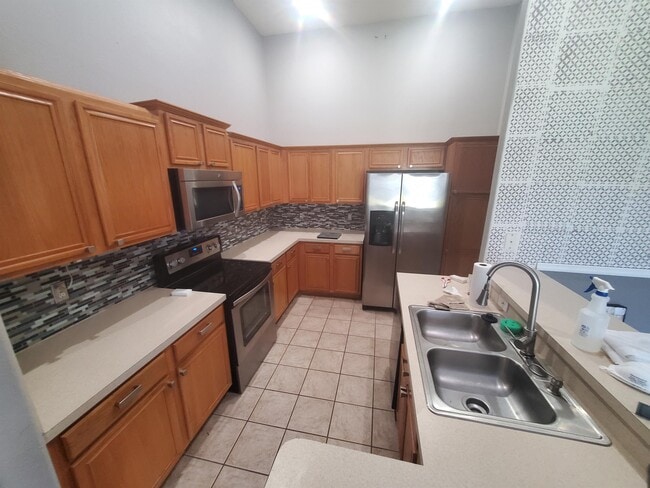 Building Photo - 2120 Island Walk Dr