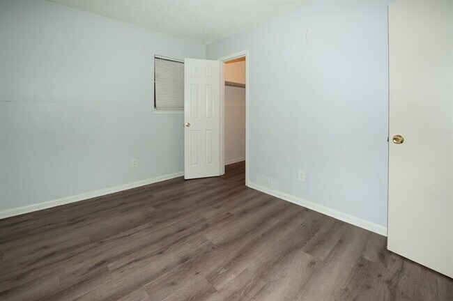 Foto del edificio - 7303 Grand Canyon Dr