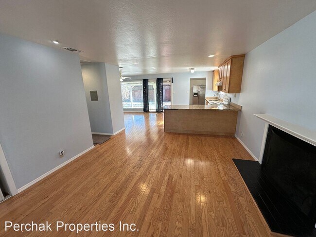 Foto del edificio - 3 br, 2 bath House - 883 Santa Cruz Drive