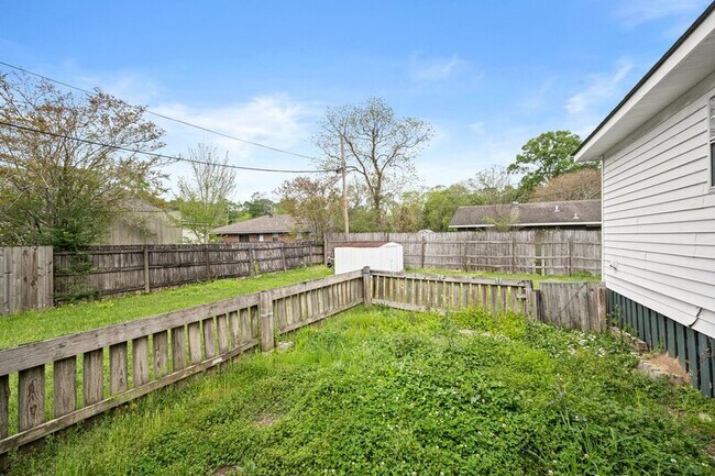 Building Photo - 8712 Aspen Ct