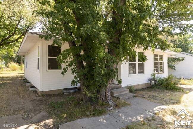 Building Photo - 2 br, 1 bath Townhome - 1724 S Yale St