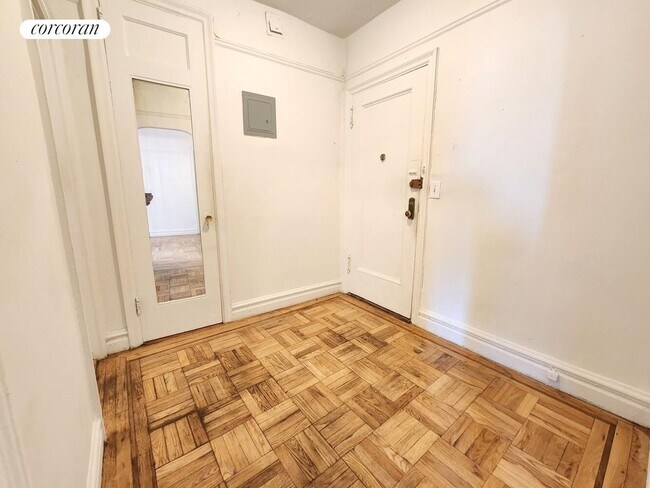 Foto del edificio - 3900 Greystone Ave