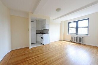 Building Photo - 850 Amsterdam Ave