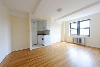 Building Photo - 850 Amsterdam Ave