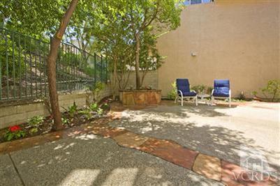 Primary Photo - Oak Park Executive Home