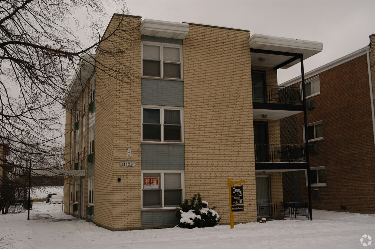 Building Photo - 14123 S School St