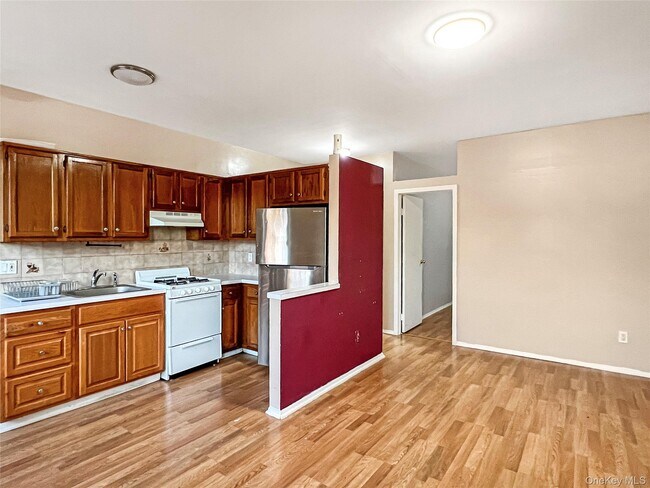 Foto del edificio - 92-06 95th Ave