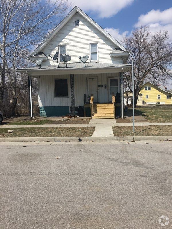 Longview Student Apartments for Rent Rock Island, IL 1 Rentals