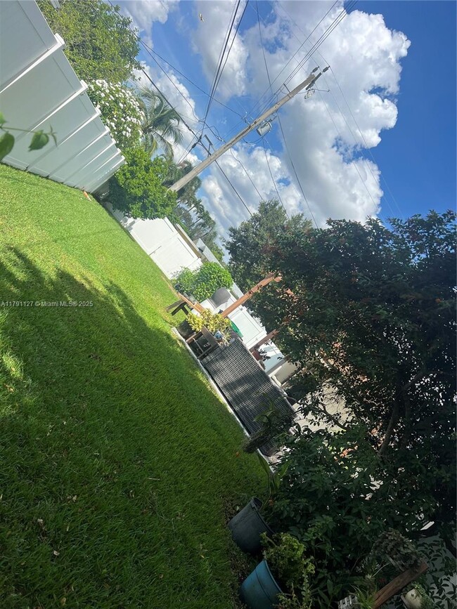 Foto del edificio - 5001 SW 90th Terrace