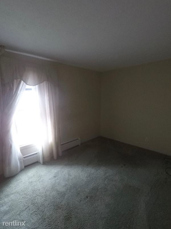 Building Photo - 2 br, 1 bath Apartment - 75 Pine street