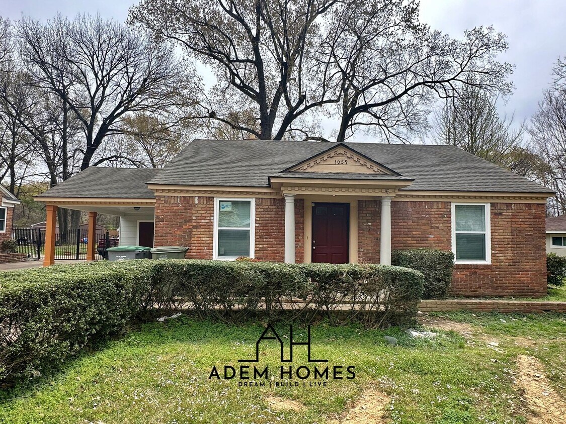 Primary Photo - Spacious 4-Bed 1.5-Bath Home: Minutes from...