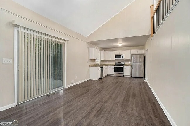 Building Photo - Room in House on Granada Pl