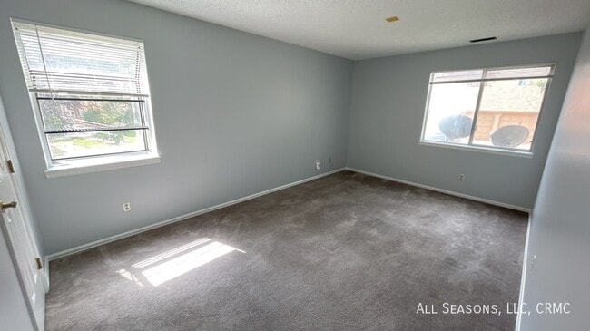 Building Photo - 914 Tenderfoot Hill Rd