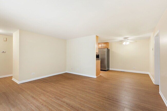Building Photo - 1303 Yarmouth Ct