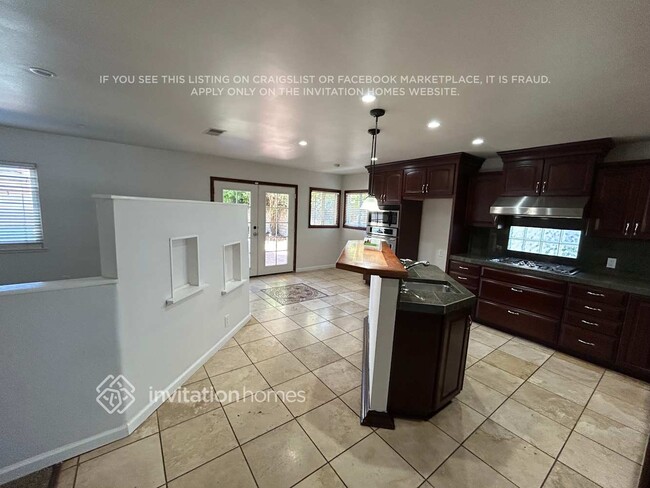 Foto del edificio - 1752 Willowbrook Ln