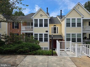 Building Photo - 628 Southern Hills Dr