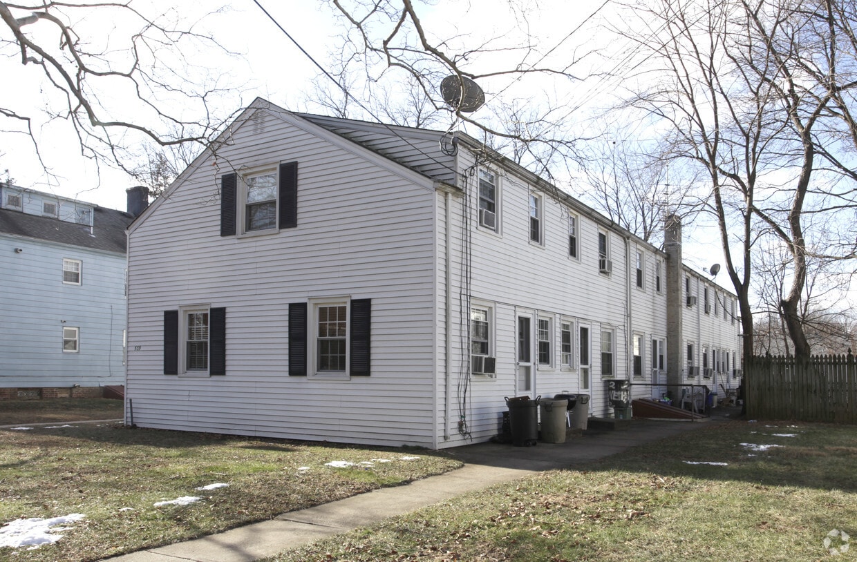 Primary Photo - 539 Main St