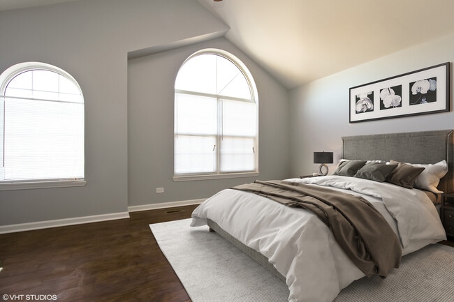 Building Photo - 7236 S Harvard Ave