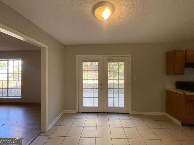 Building Photo - 6387 Seths Way