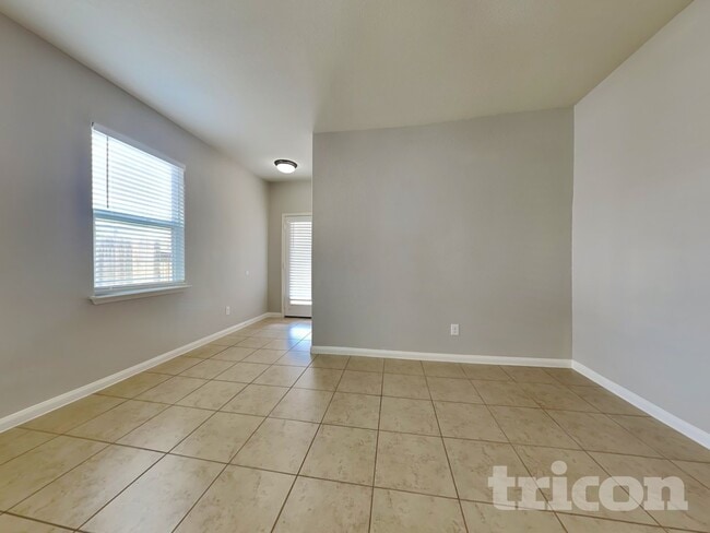 Building Photo - 1477 Treeta Trail