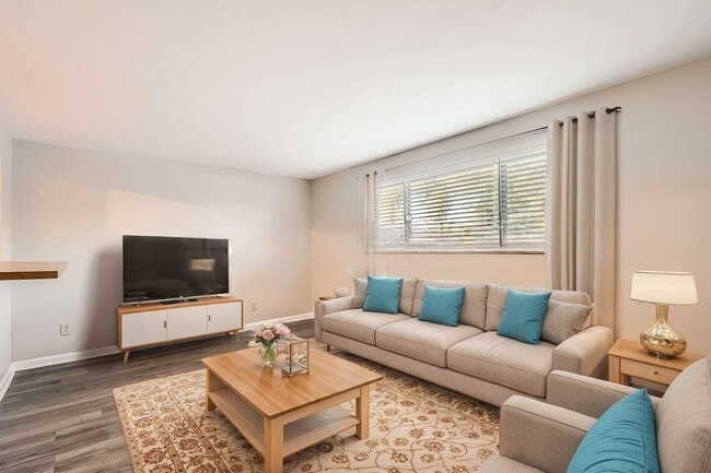 Building Photo - 4725 S Acoma St