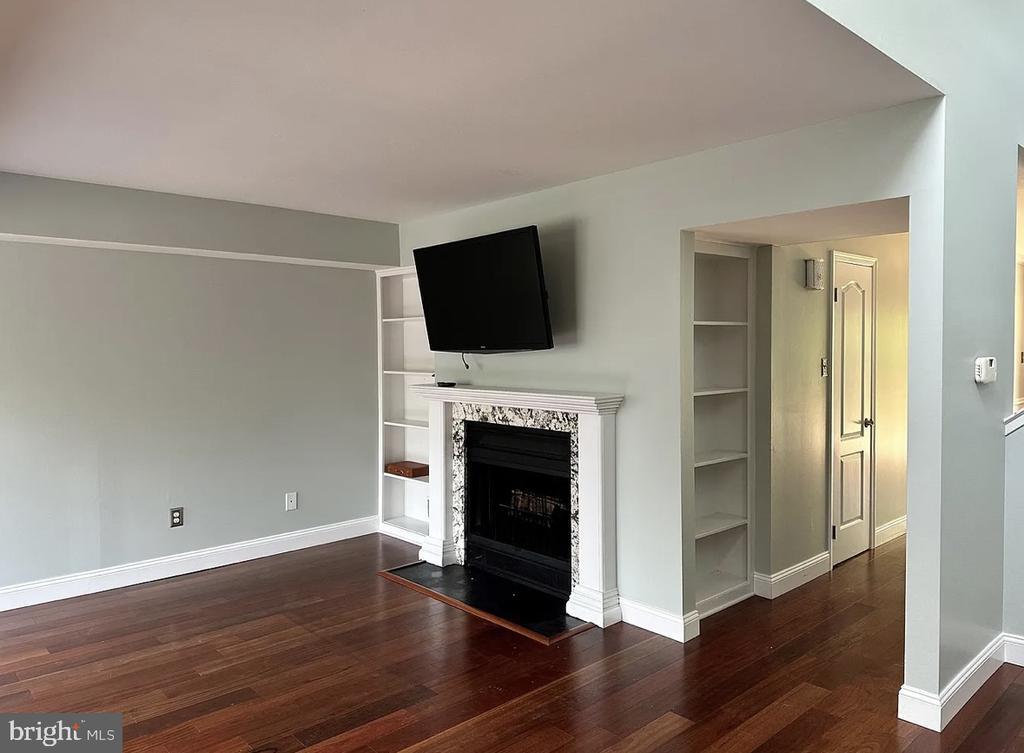 Primary Photo - 26 Ingham Way