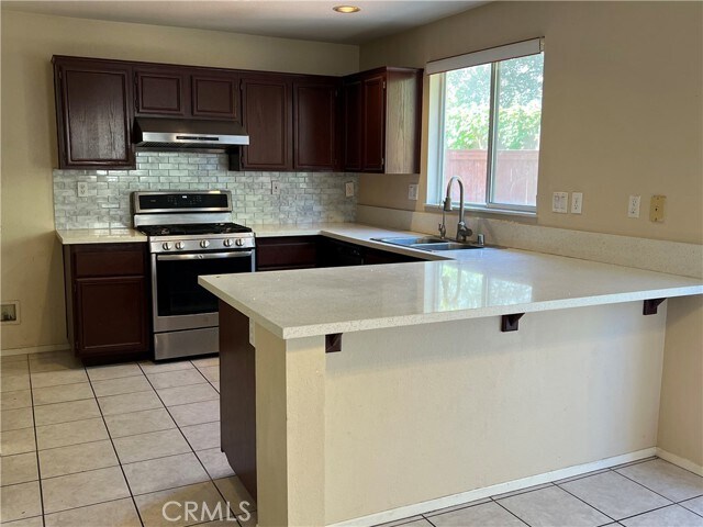 Building Photo - 16158 Hoffman Ct