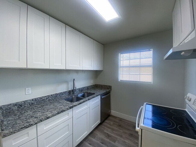 Foto del edificio - 2Bed/1Bath House for Rent! Available Now