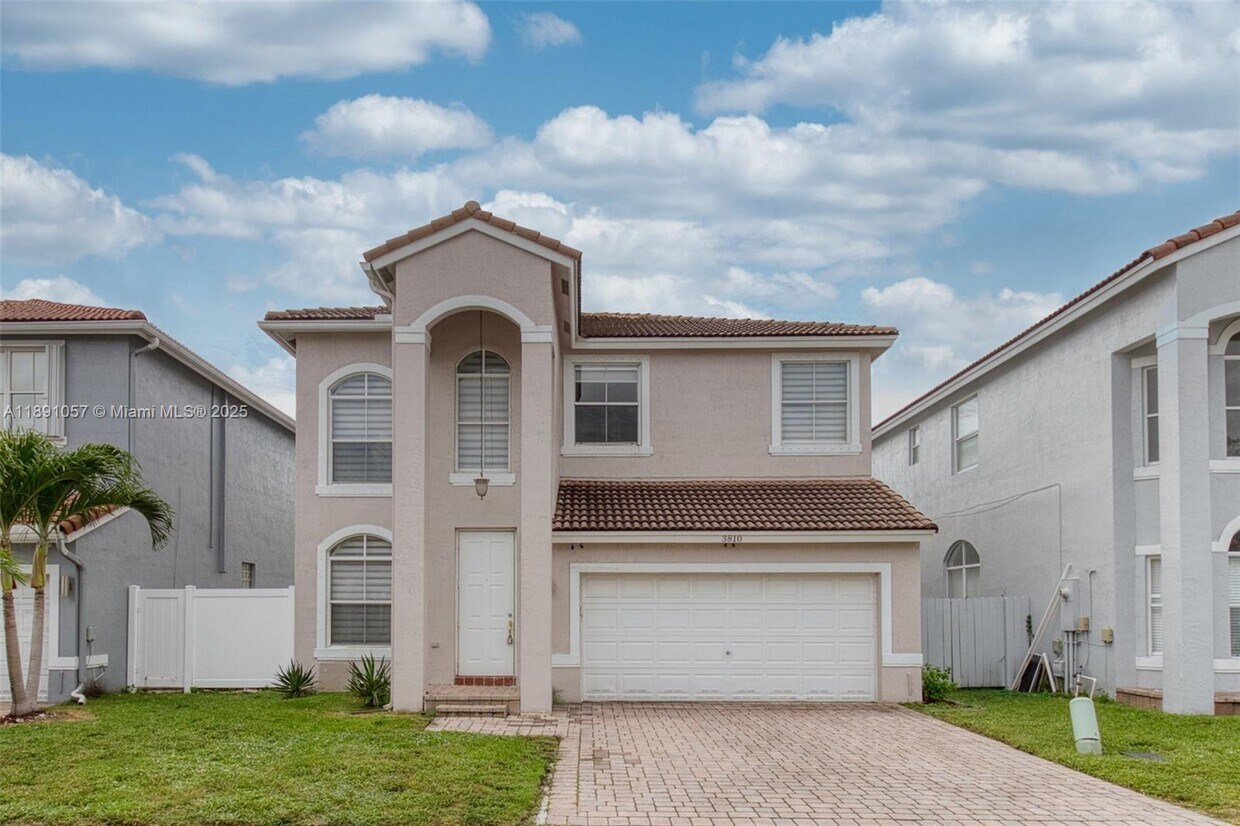 Foto principal - 3810 SW 51st St