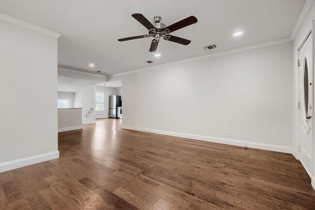 Foto del edificio - Alamo Heights home available now!