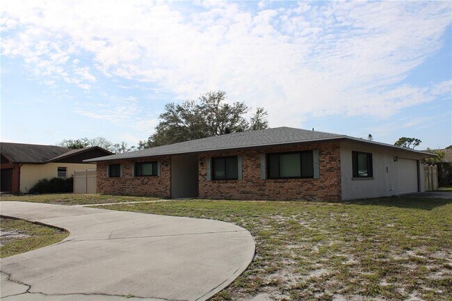 Building Photo - 212 Hillcrest Dr