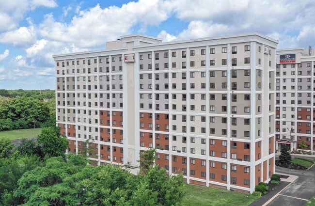 Building Photo - River West Flats