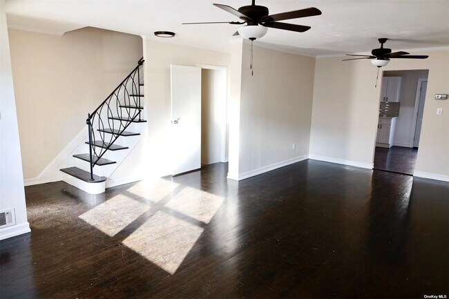Foto del edificio - 239-31 65th Ave