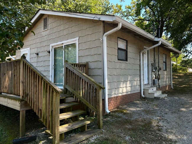 Building Photo - 2512 St Mary Dr
