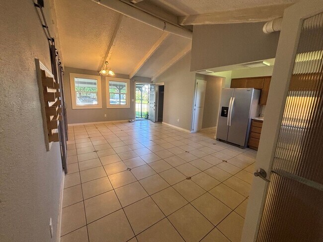 Foto del edificio - Charming 3-Bed Home in Hayden Lake — Spaci...