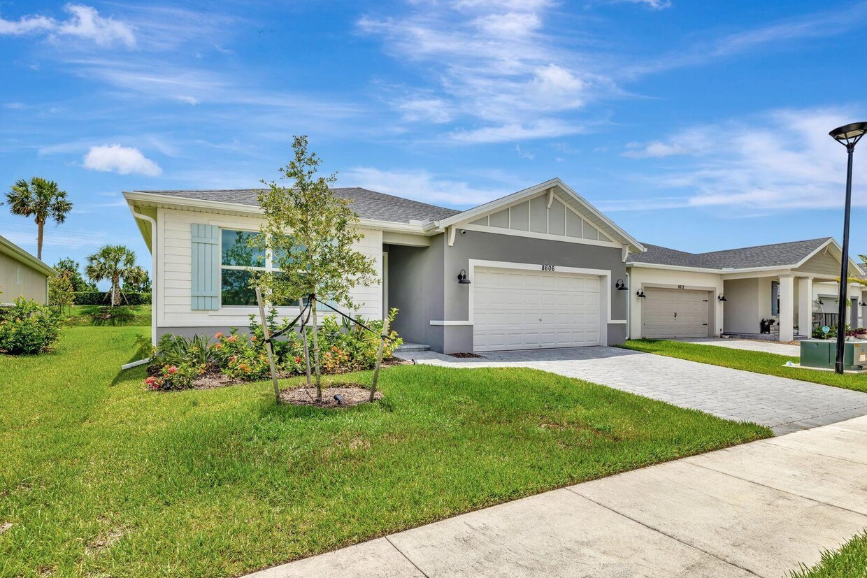 Primary Photo - 8606 Dahlia Cir