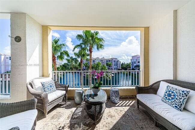 Foto del edificio - 707 Crandon Blvd