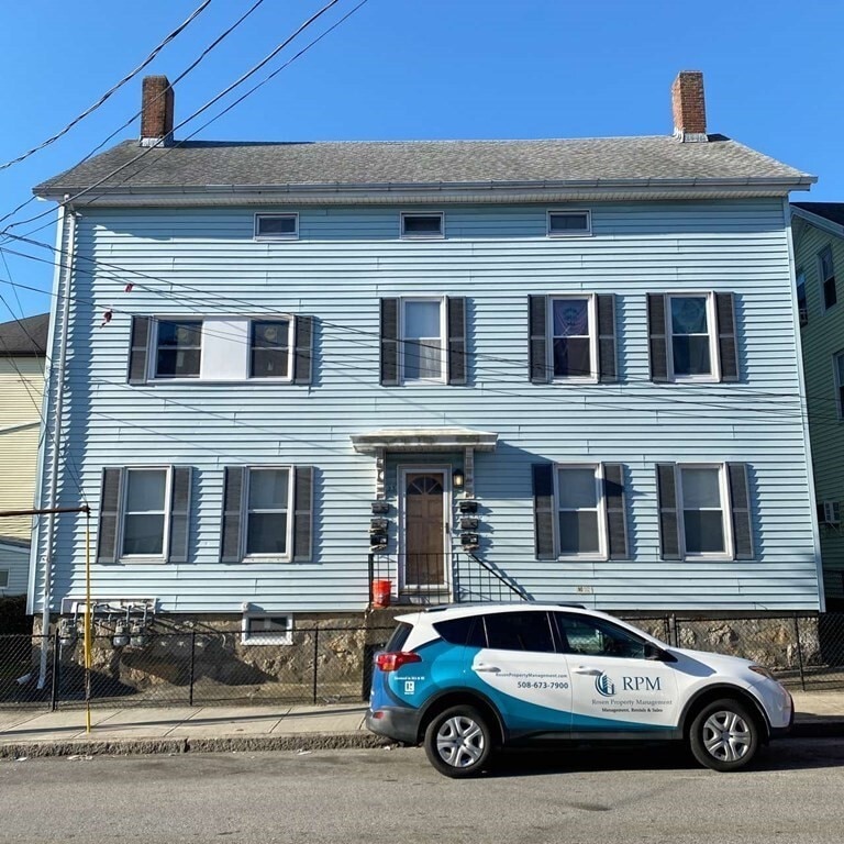 23 Brow St Unit 2E, Fall River, MA 02721 Room for Rent in Fall River