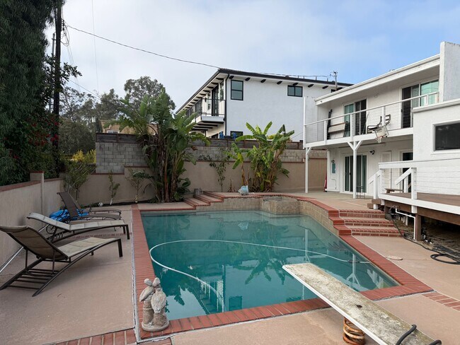 Foto del edificio - 2396 Redlands Dr