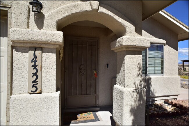 Foto del edificio - 14325 Island Point Dr