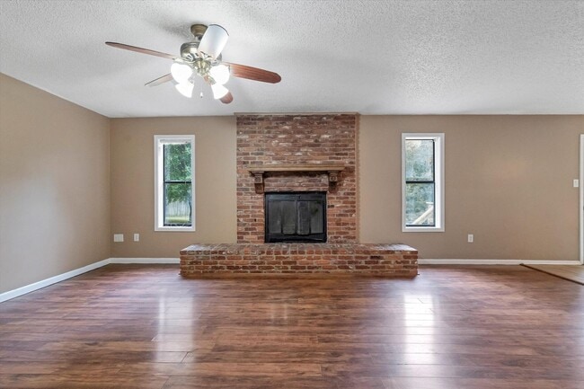 Foto del edificio - For Rent: Charming 3 Bed / 2 Bath Home with all the Cozy Vibes!