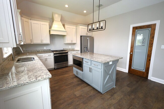 Building Photo - 121 Floyd Mcneal Dr