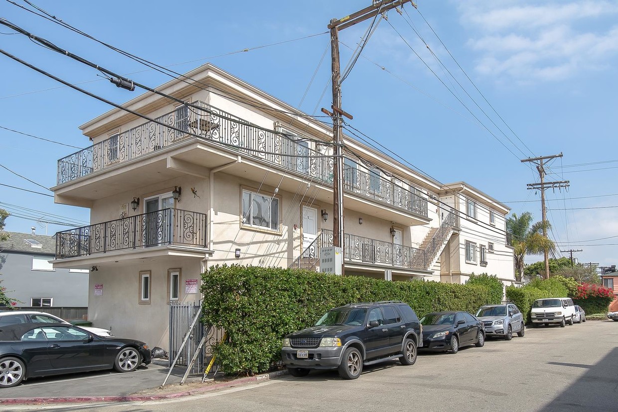 62 Apartments Available for Rent in Venice, CA