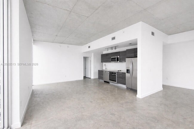 Foto del edificio - 151 SE 1st St