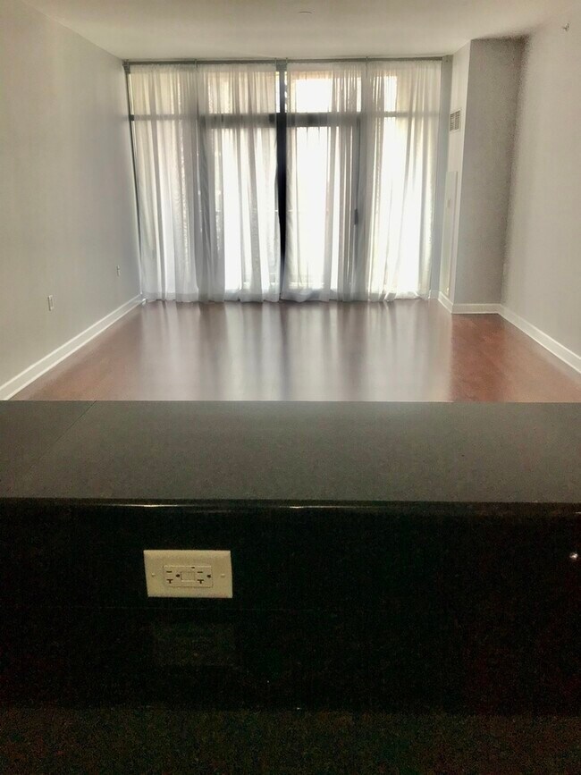 Foto del edificio - 1235 S Prairie Ave
