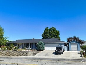 Building Photo - 1207 8th St NE