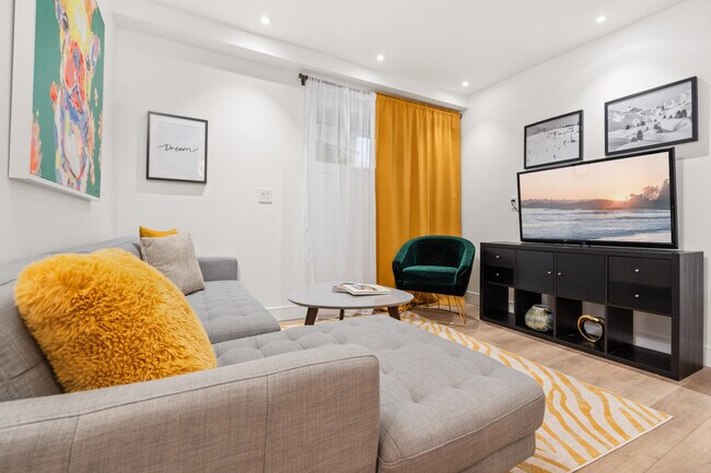 Building Photo - 2455 Ancaster Cres