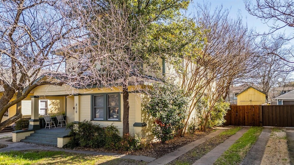 Foto principal - 210 S Rosemont Ave