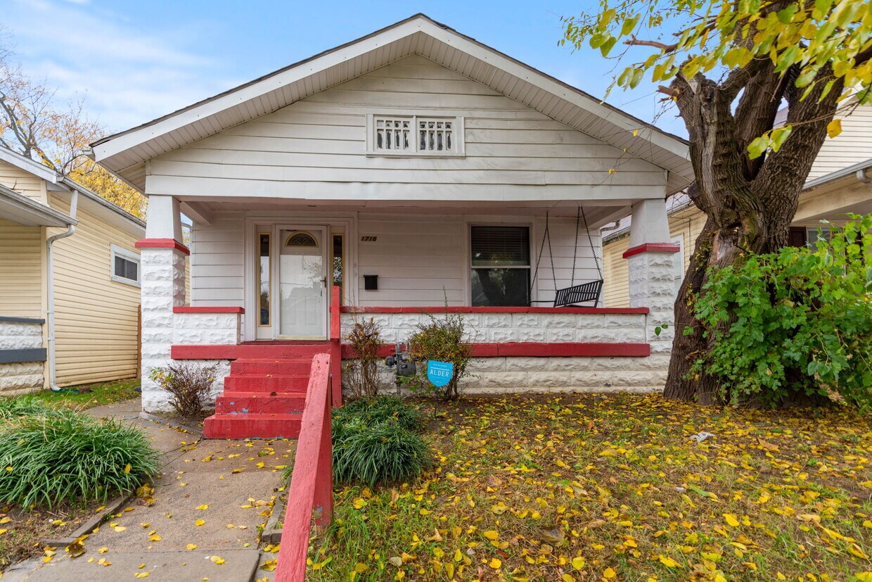 Primary Photo - 1716 W Hill St
